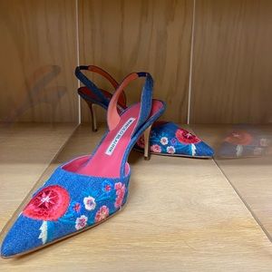 MANOLO BLAHNIK FAUNA FLORAL DENIM PUMPS